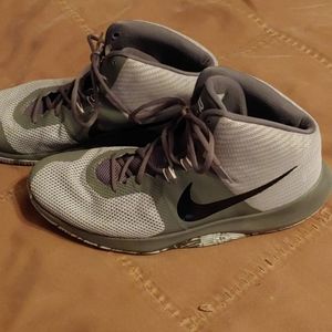 Nike Air Precision grey basketball shoes